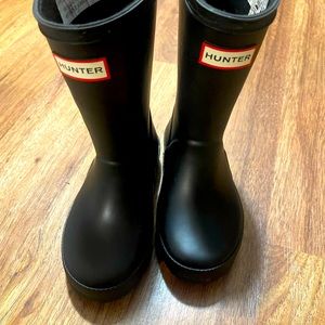 Hunter boots toddler. Pet free smoke free home. Worn twice